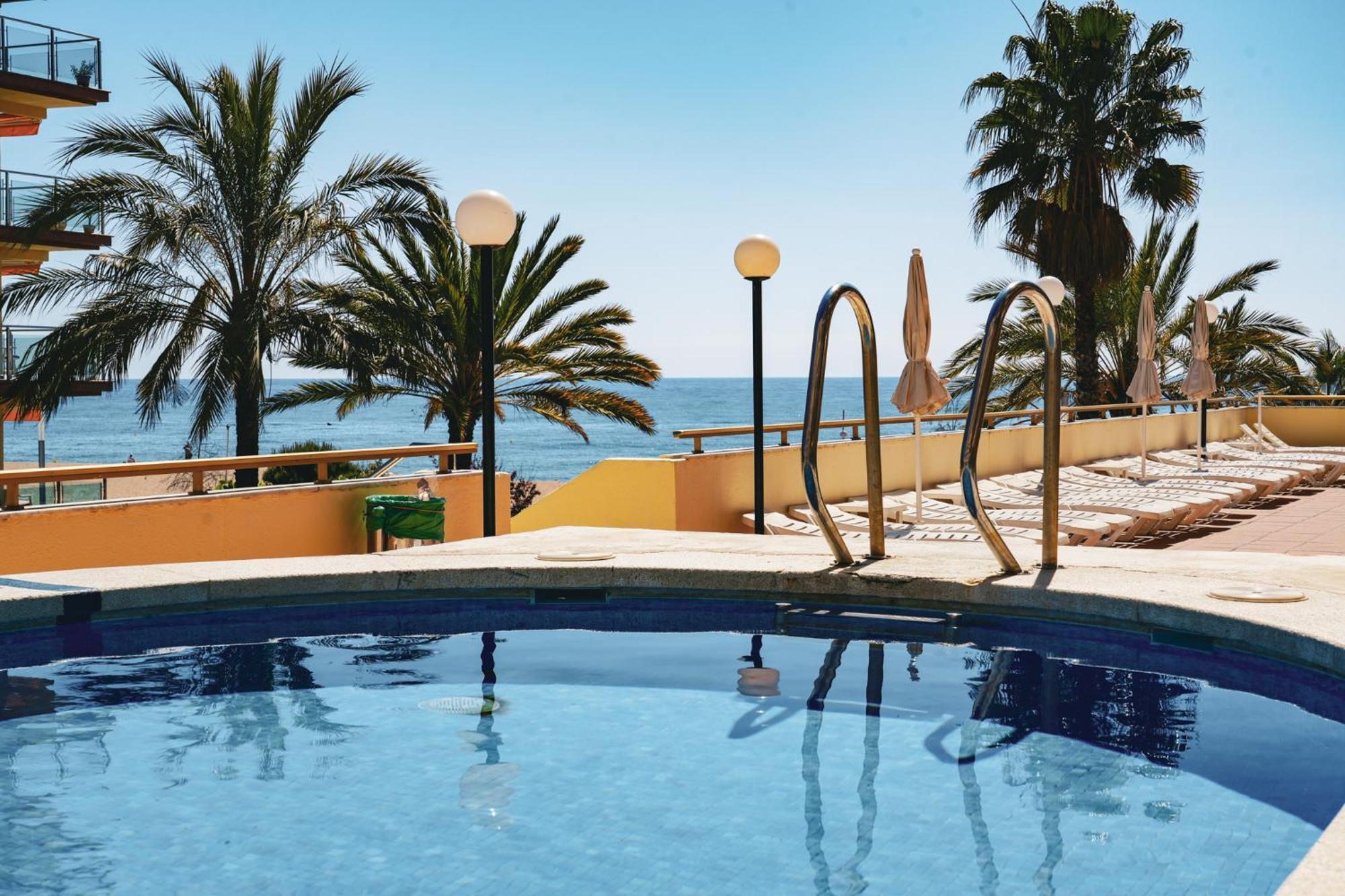 5 Smart Resort Hotels In Santa Susanna Beach Worth Booking