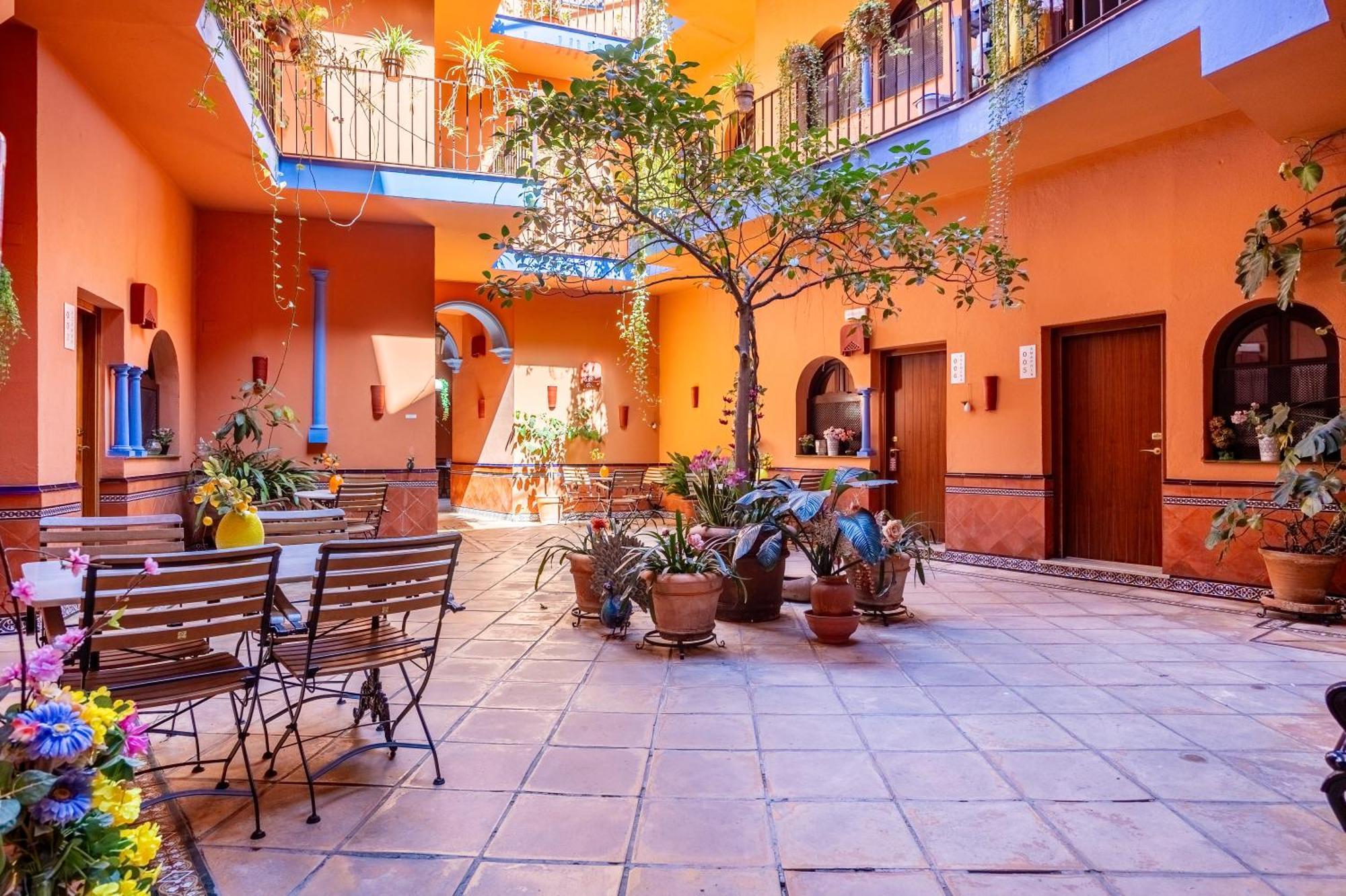 4 Romantic Hotels in Alameda, Seville Worth Booking