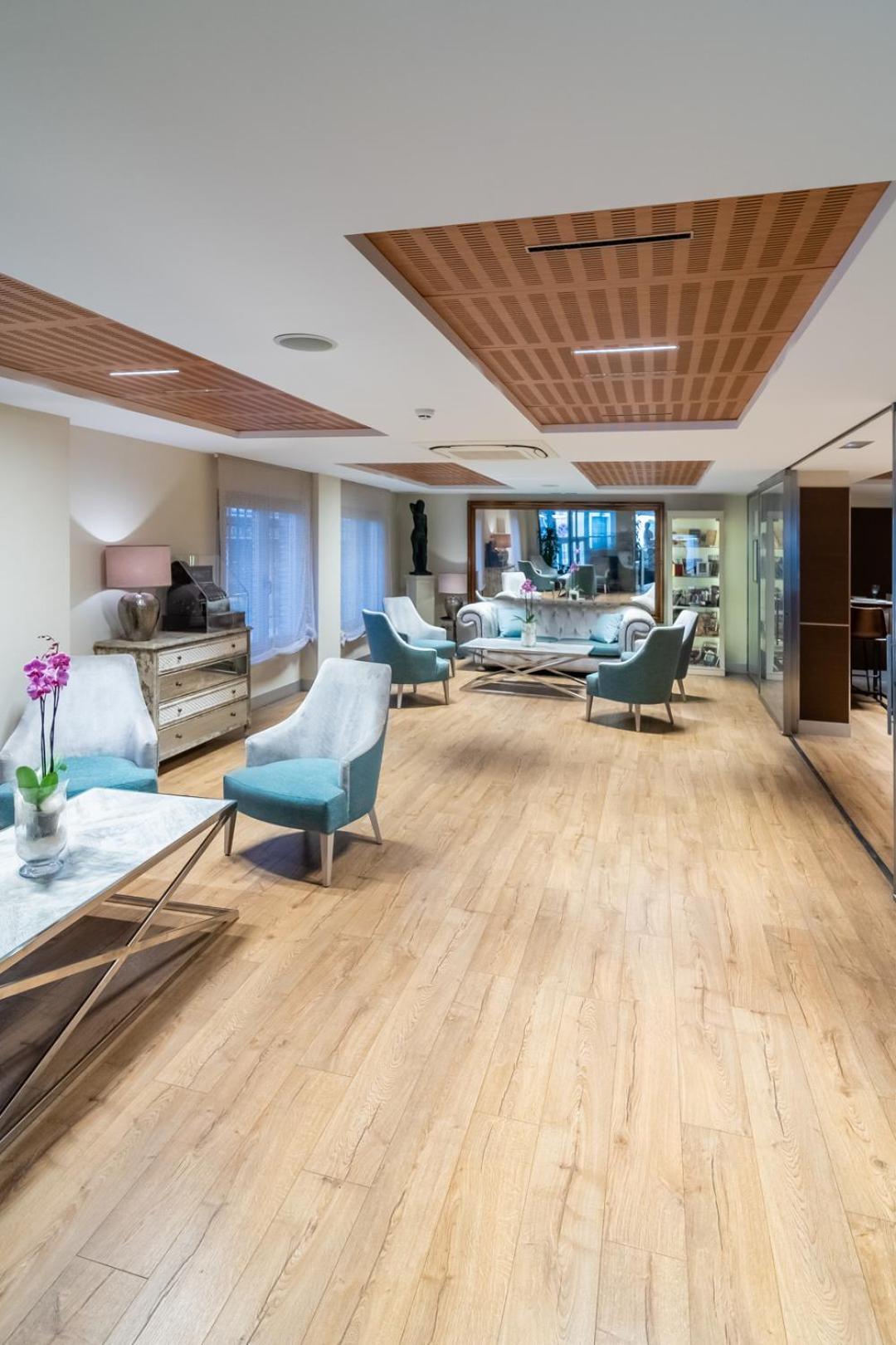 9 Central Hotels Near Malmuerta Tower for Cordoba's Historic Core