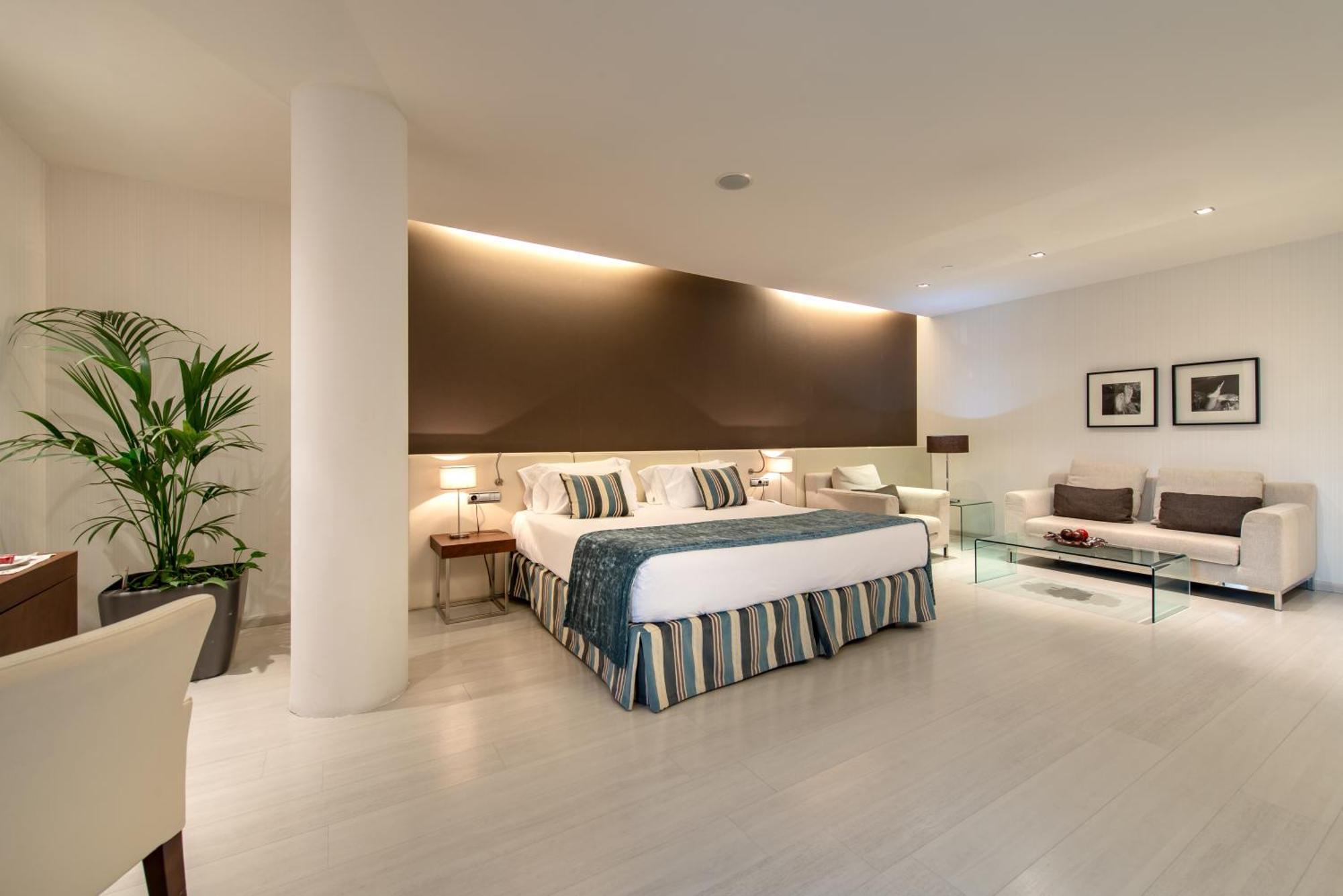 Staying Near the Roman Theater: 2 Family Hotels in Zaragoza Compared