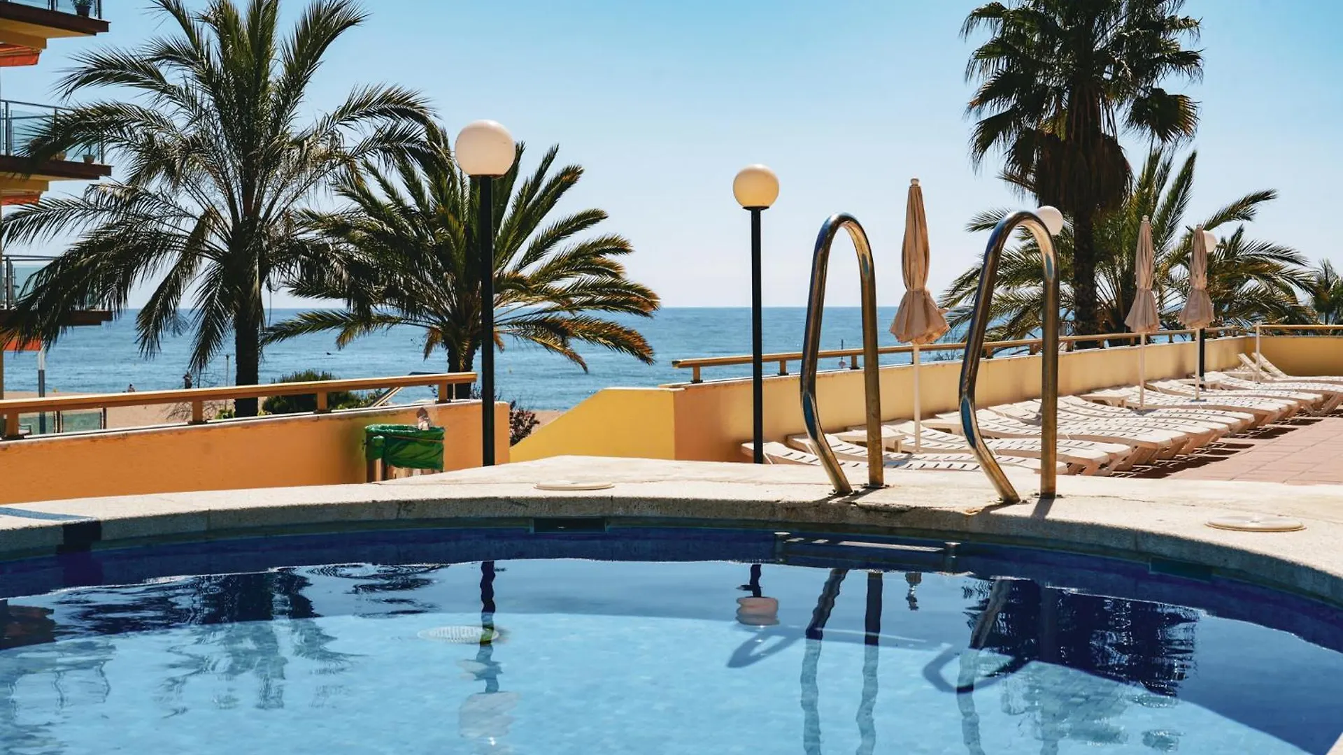 5 Smart Resort Hotels In Santa Susanna Beach Worth Booking