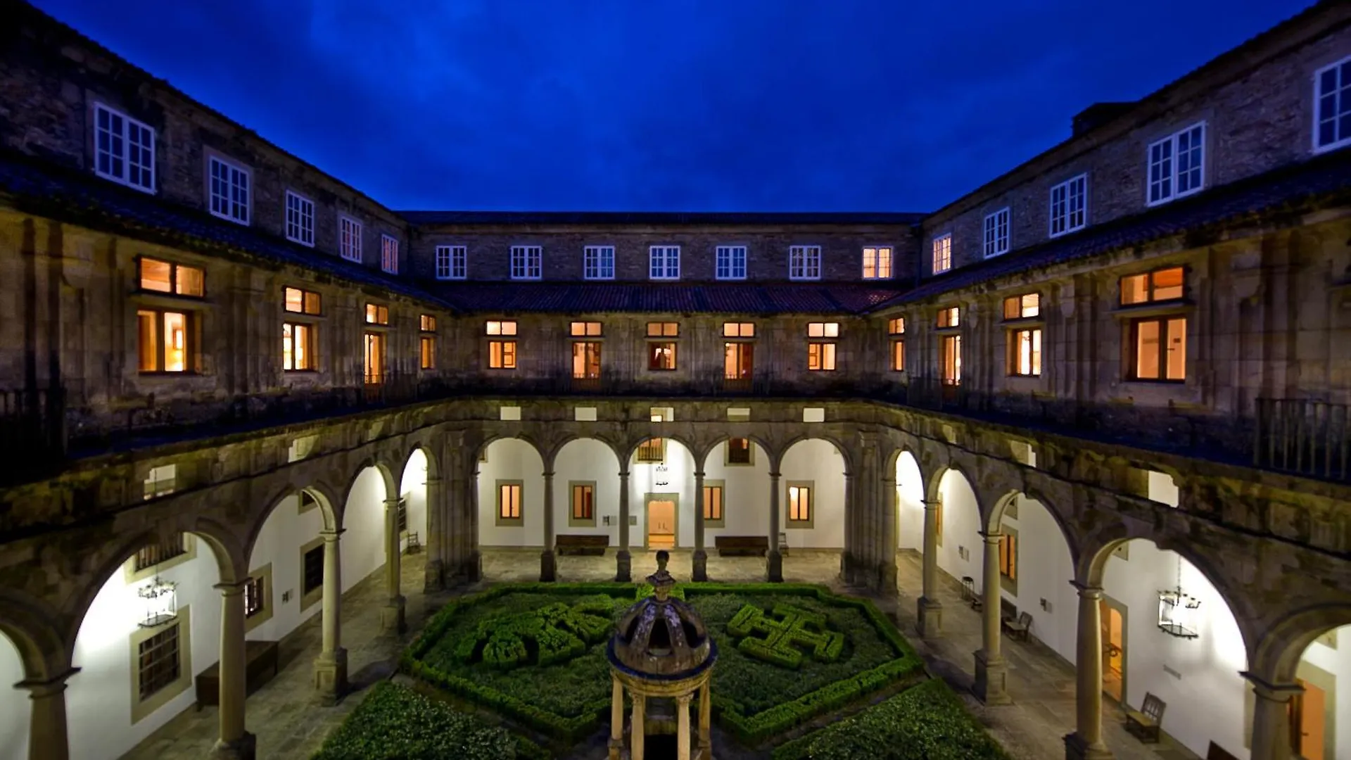 Where to Stay in Santiago de Compostela: 6 Romantic City-Centre Hotels