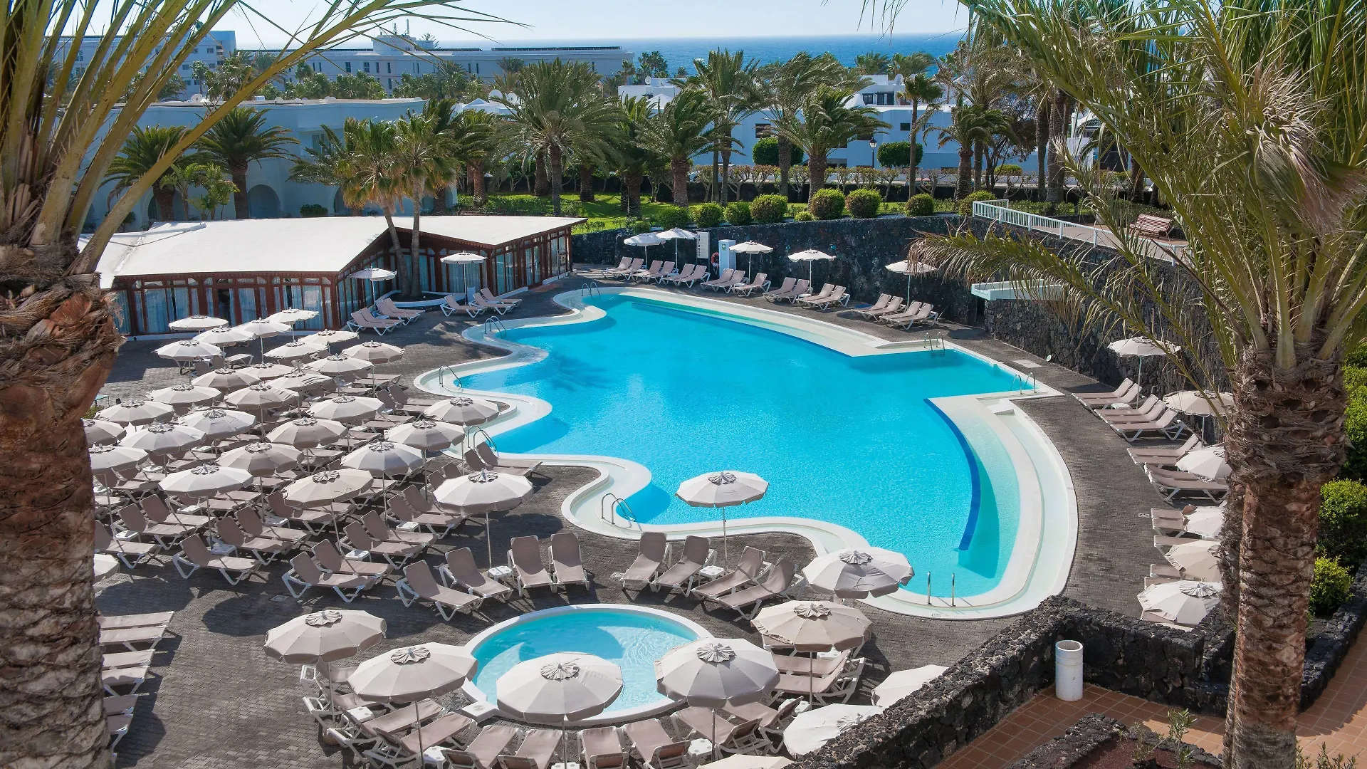 Where to Stay Near Josefa Abilleira Casas: 6 Family Hotels